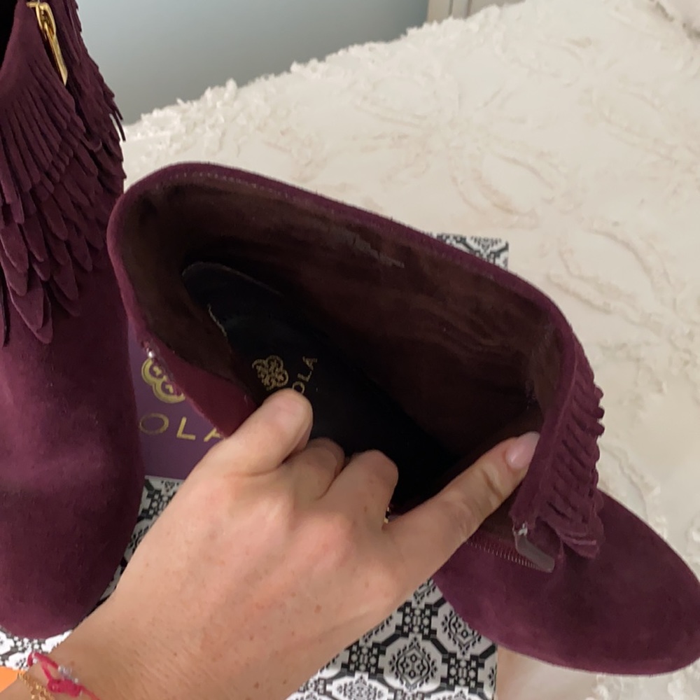 EUC Isola Bordo Cabernet Suede Booties - Picture 5 of 10